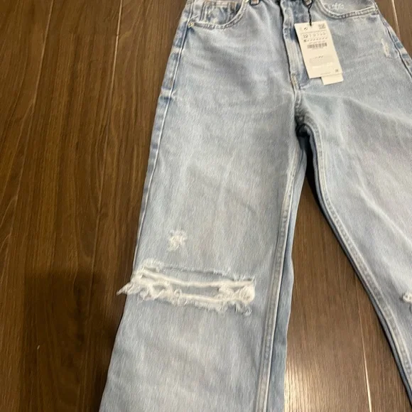 Zara blogger ripped blogger jeans